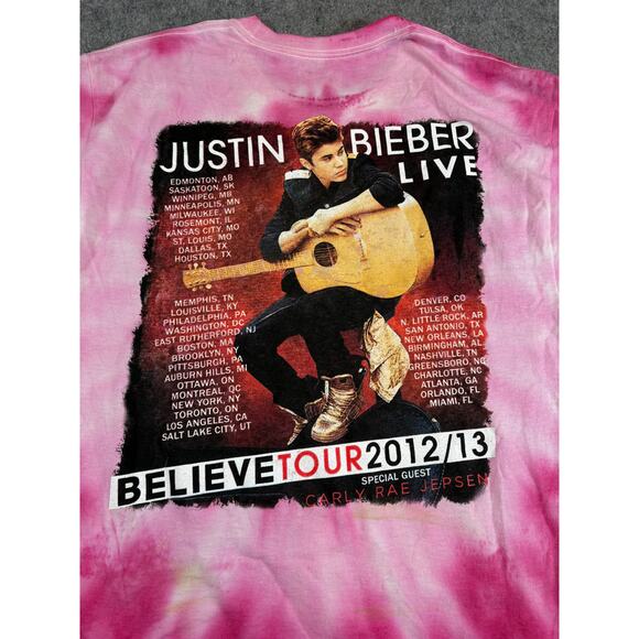 tie-dye design with a graphic from Justin Bieber's 2012-2013 Believe Tour. - Picture 8 of 8